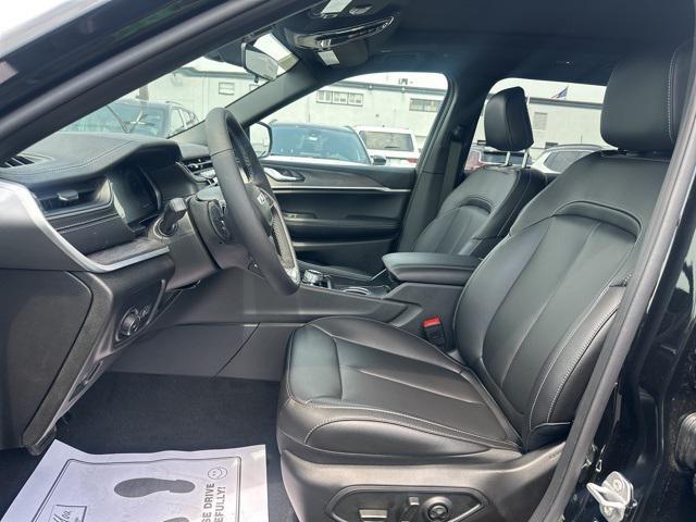new 2025 Jeep Grand Cherokee L car, priced at $51,100