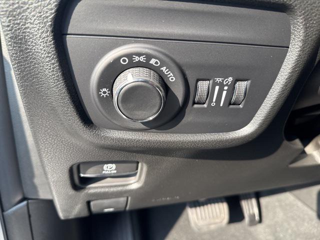 new 2025 Jeep Grand Cherokee L car, priced at $42,989