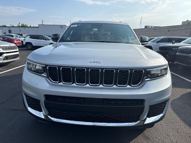 new 2025 Jeep Grand Cherokee L car, priced at $42,989
