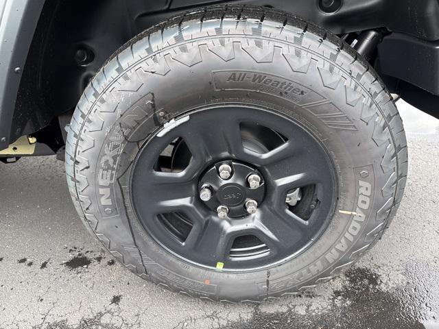 new 2025 Jeep Wrangler car, priced at $33,771