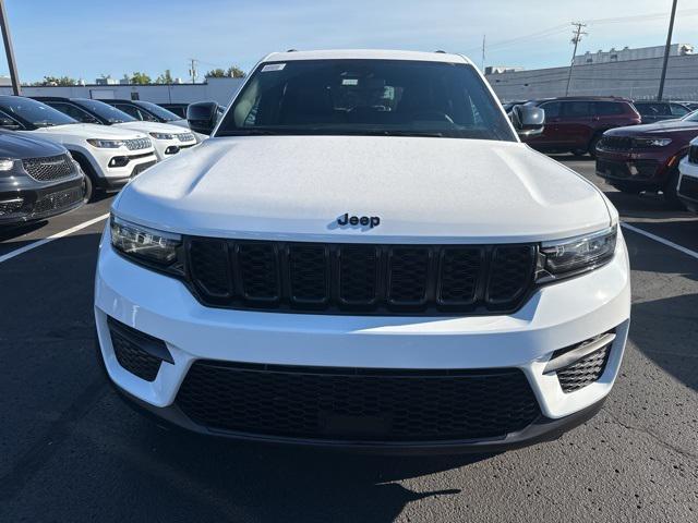 new 2024 Jeep Grand Cherokee car, priced at $41,679