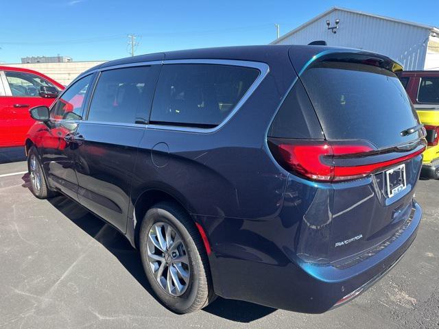 new 2025 Chrysler Pacifica car, priced at $45,635