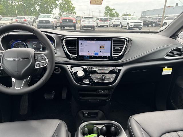 new 2025 Chrysler Pacifica car, priced at $41,752