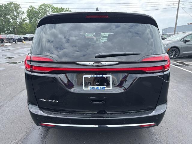 new 2025 Chrysler Pacifica car, priced at $41,752