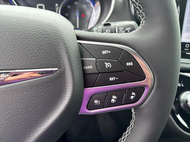 new 2025 Chrysler Pacifica car, priced at $41,752