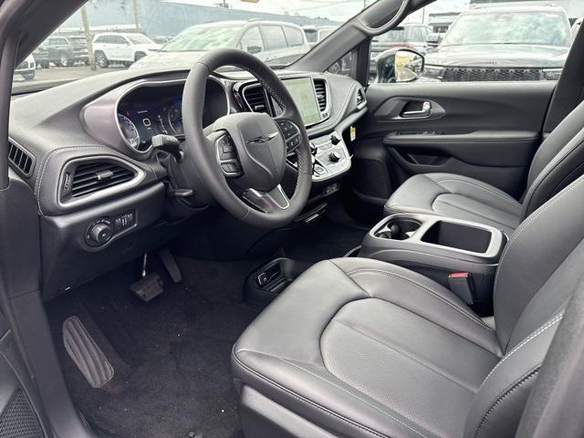 new 2025 Chrysler Pacifica car, priced at $41,752