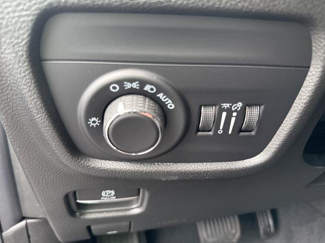 new 2025 Jeep Grand Cherokee car, priced at $41,333