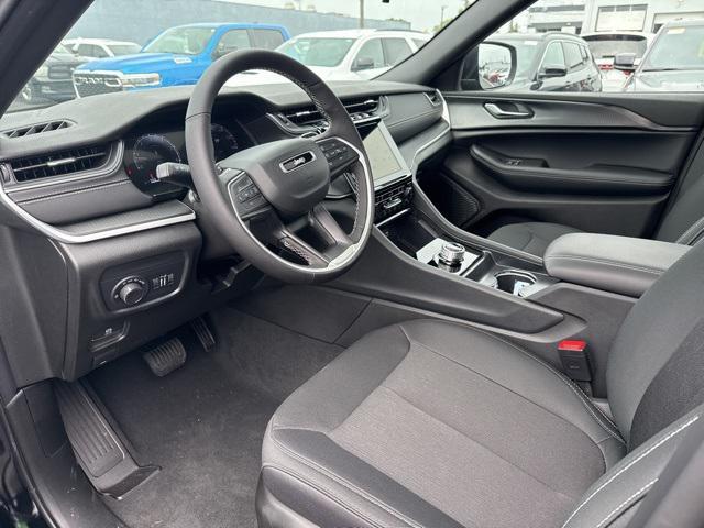 new 2025 Jeep Grand Cherokee car, priced at $41,333
