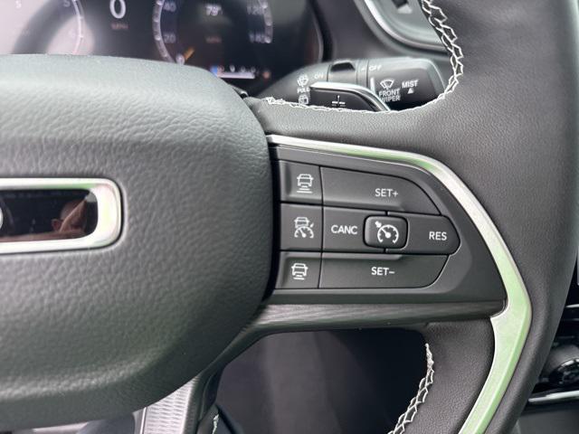 new 2025 Jeep Grand Cherokee car, priced at $41,333