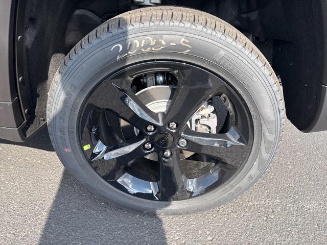 new 2025 Jeep Grand Cherokee car, priced at $42,953