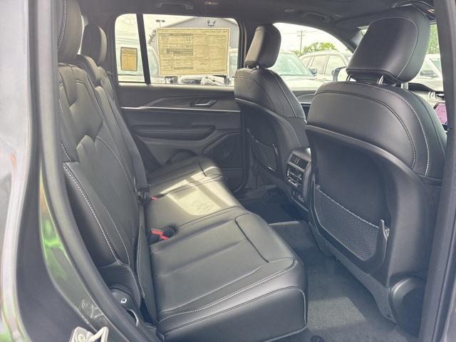 new 2025 Jeep Grand Cherokee car, priced at $49,142