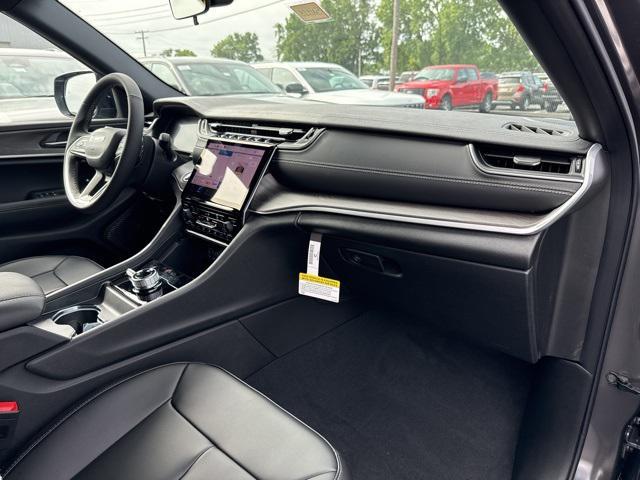new 2025 Jeep Grand Cherokee car, priced at $49,142