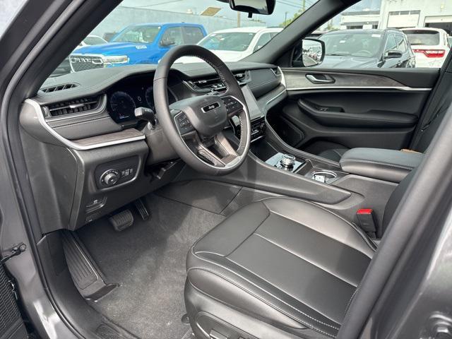 new 2025 Jeep Grand Cherokee car, priced at $49,142
