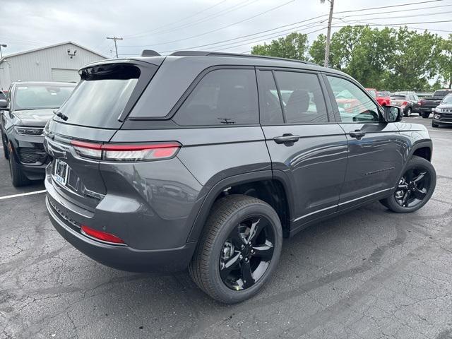 new 2025 Jeep Grand Cherokee car, priced at $49,142