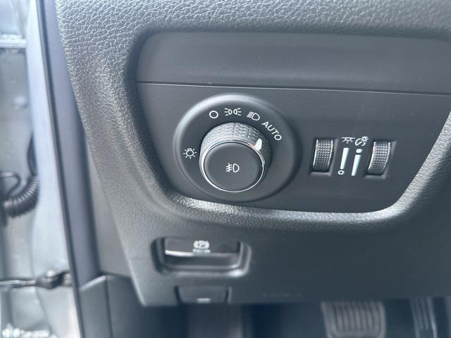new 2025 Jeep Grand Cherokee L car, priced at $45,682