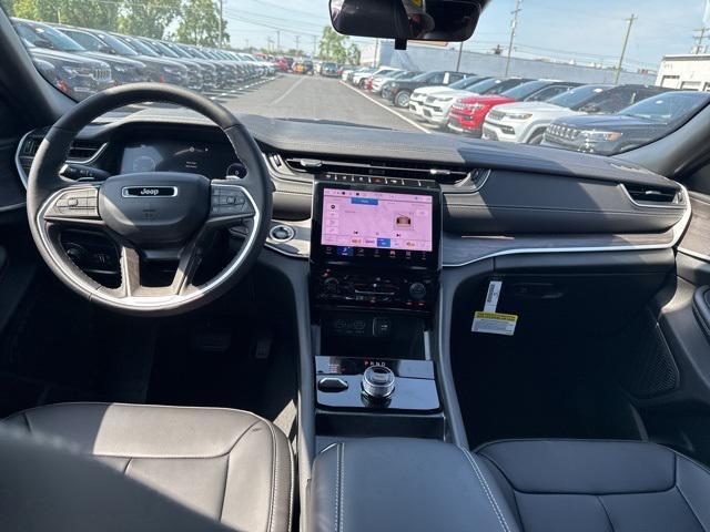 new 2025 Jeep Grand Cherokee car, priced at $49,142