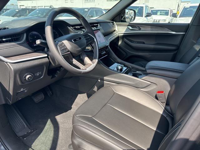 new 2025 Jeep Grand Cherokee car, priced at $49,142