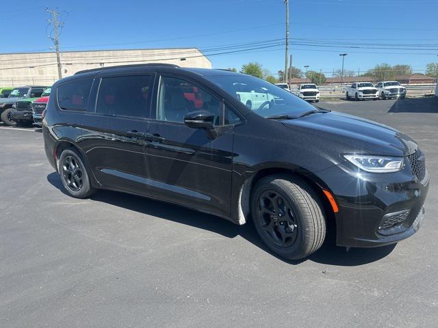 new 2025 Chrysler Pacifica Hybrid car, priced at $56,300