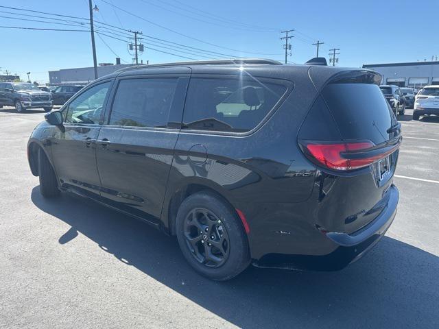 new 2025 Chrysler Pacifica Hybrid car, priced at $56,300