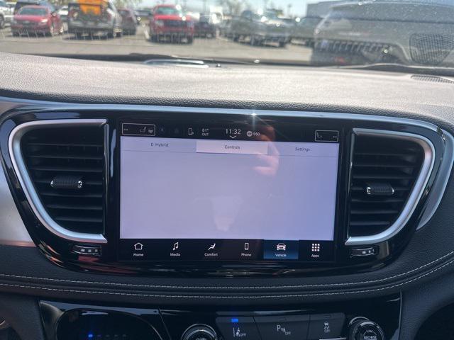 new 2025 Chrysler Pacifica Hybrid car, priced at $56,300