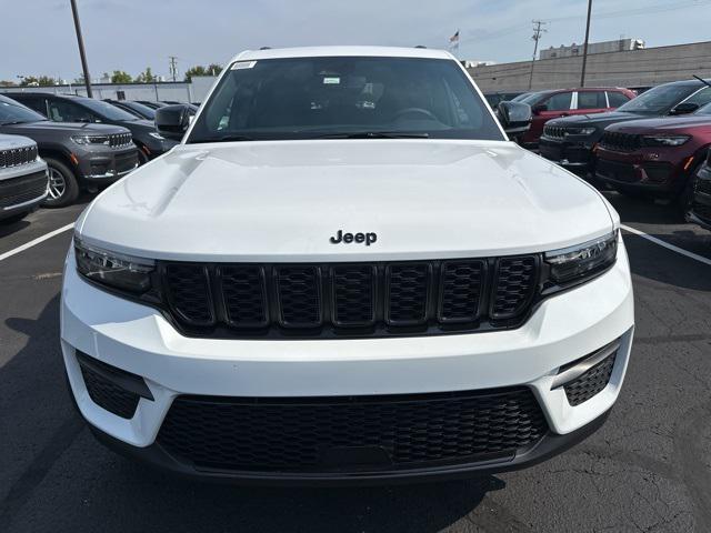 used 2024 Jeep Grand Cherokee car, priced at $45,199