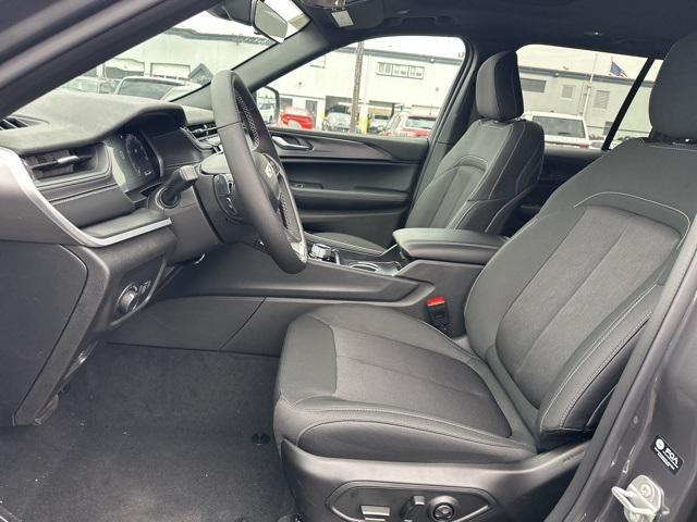 new 2025 Jeep Grand Cherokee car, priced at $41,333