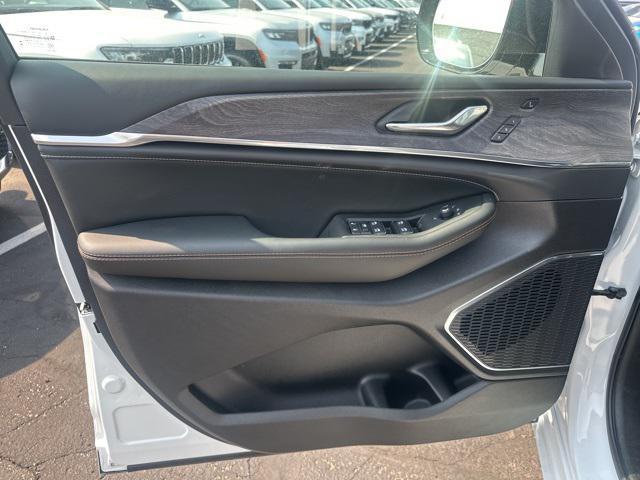 new 2025 Jeep Grand Cherokee L car, priced at $60,353
