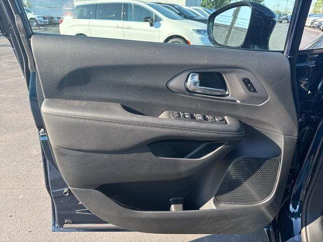 new 2025 Chrysler Pacifica car, priced at $42,247