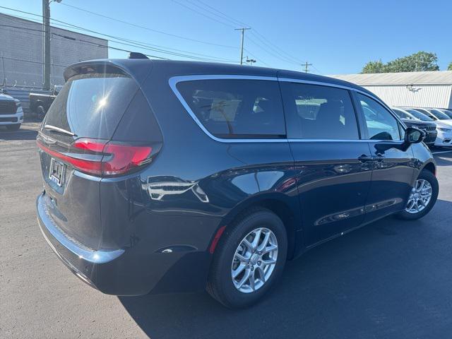 new 2025 Chrysler Pacifica car, priced at $42,247
