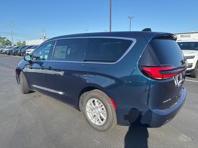 new 2025 Chrysler Pacifica car, priced at $42,247