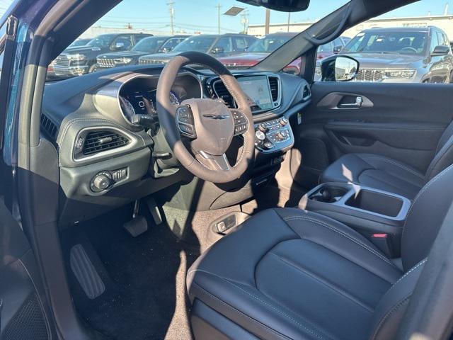new 2025 Chrysler Pacifica car, priced at $42,247