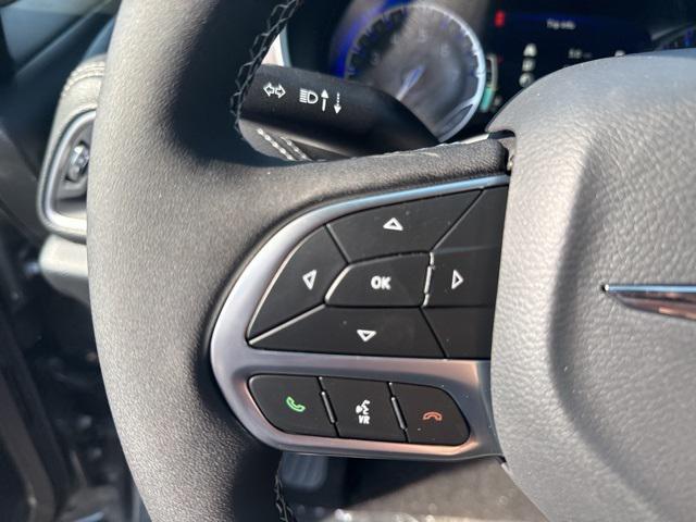 new 2025 Chrysler Pacifica car, priced at $42,247