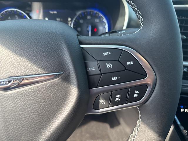 new 2025 Chrysler Pacifica car, priced at $42,247