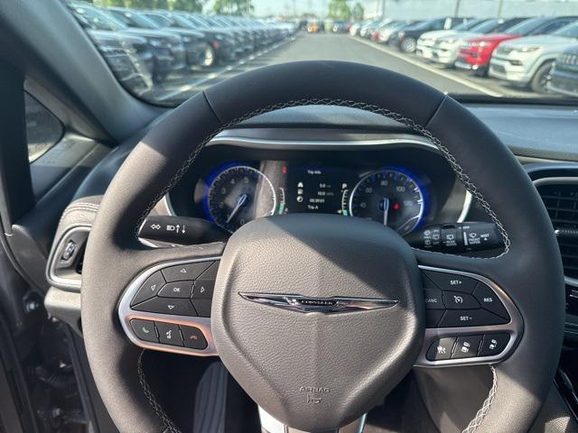 new 2025 Chrysler Pacifica car, priced at $42,247