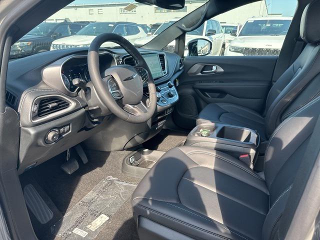 new 2025 Chrysler Pacifica car, priced at $42,247