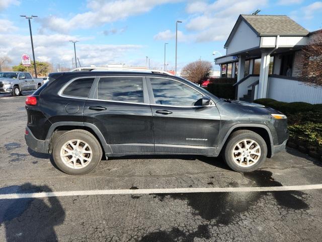 used 2016 Jeep Cherokee car, priced at $12,995