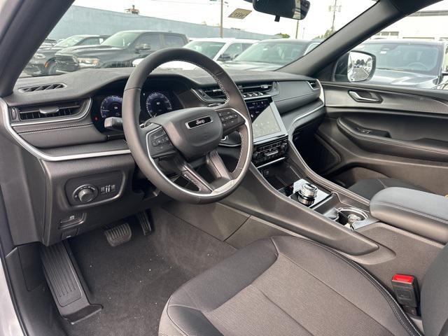 new 2025 Jeep Grand Cherokee car, priced at $41,720