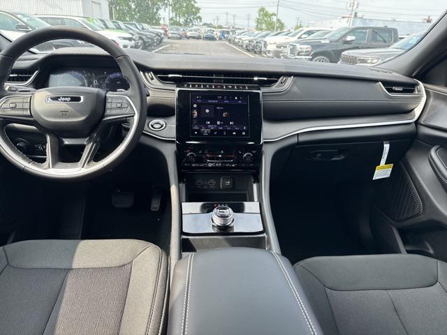 new 2025 Jeep Grand Cherokee L car, priced at $42,989