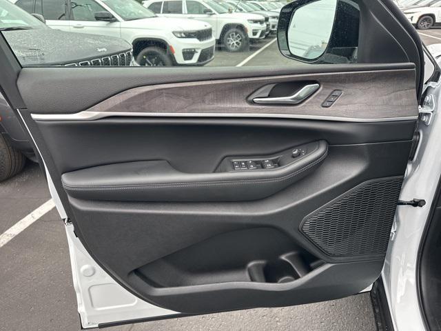new 2025 Jeep Grand Cherokee L car, priced at $48,246
