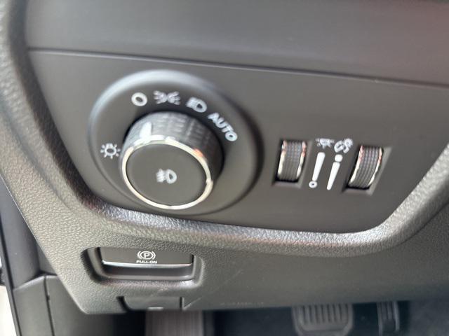 new 2025 Jeep Grand Cherokee car, priced at $48,631