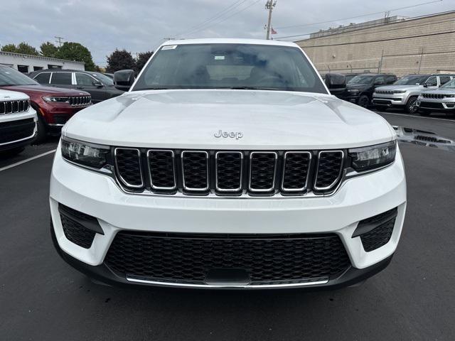 new 2025 Jeep Grand Cherokee car, priced at $40,080