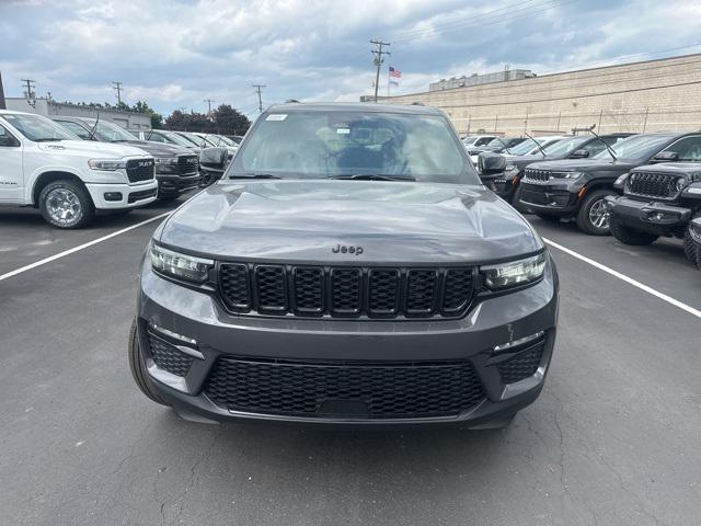 new 2025 Jeep Grand Cherokee car, priced at $49,142
