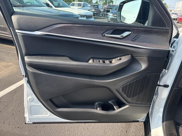 new 2025 Jeep Grand Cherokee car, priced at $42,441