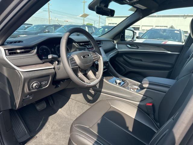 new 2025 Jeep Grand Cherokee car, priced at $44,639