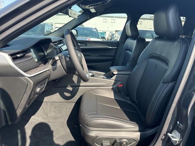 new 2025 Jeep Grand Cherokee car, priced at $44,639