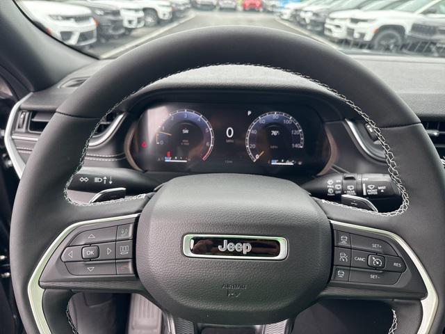 new 2025 Jeep Grand Cherokee car, priced at $41,333
