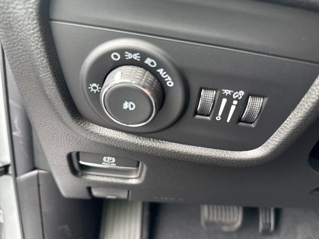 new 2025 Jeep Grand Cherokee car, priced at $49,142