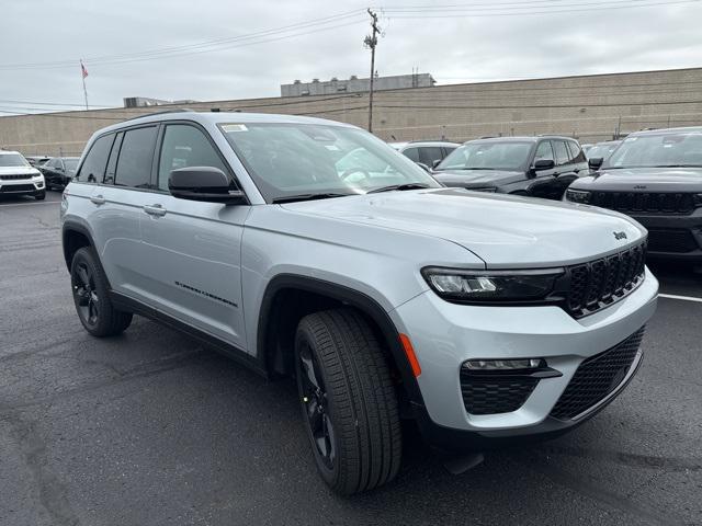 new 2025 Jeep Grand Cherokee car, priced at $49,142