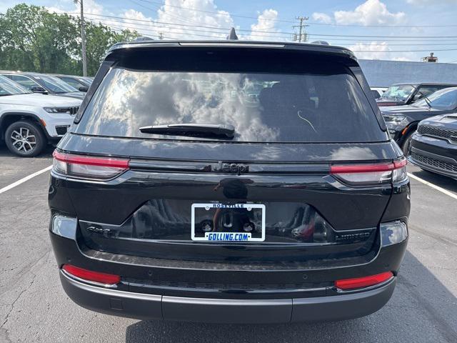 new 2025 Jeep Grand Cherokee car, priced at $49,142