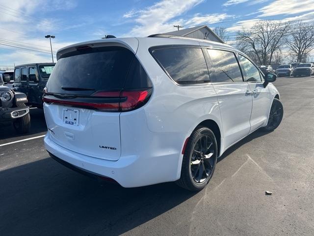 new 2024 Chrysler Pacifica car, priced at $50,970